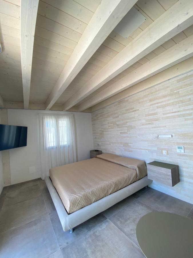 Al Corso Charming Rooms 佩斯基奇 外观 照片