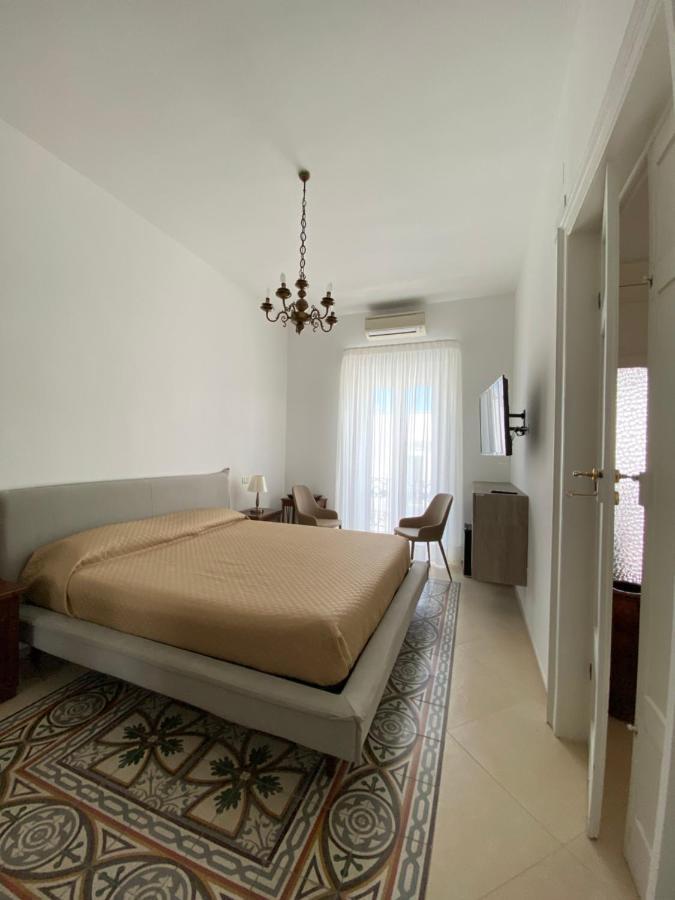 Al Corso Charming Rooms 佩斯基奇 外观 照片